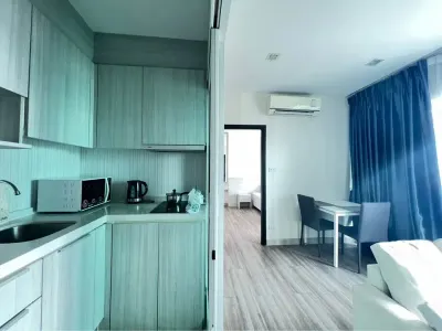 ให้เช่าคอนโด The Prio Condo Chiang Mai  คอนโดทำเลศักยภาพ บริเวณแยกเซ็นทรัลแอร์พอร์ตพลาซ่า เชียงใหม่ เดินทางสะดวก ห่างจากสนามบินนานาชาติเชียงใหม่เพียง 3 นาที ใกล้ศูนย์การค้า ร้านอาหาร และสิ่งอำนวยความสะดวกครบครัน พร้อมเฟอร์นิเจอร์และเครื่องใช้ไฟฟ้าครบ เข้าอยู่ได้ทันที
