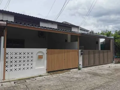 清迈 Sawang Nakhon Village 两卧联排住宅照片