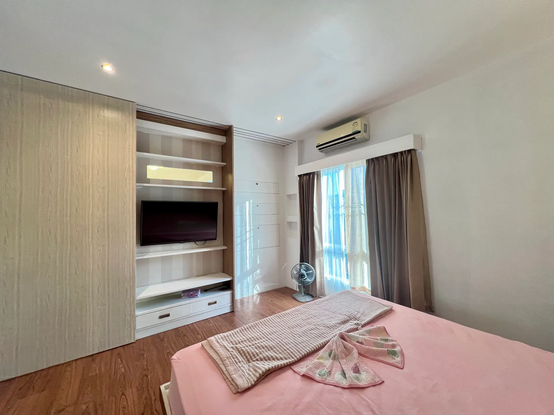 Rare Large 1-Bedroom Condo for Sale in Central Nimman | Approx. 200 m from MAYA